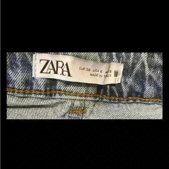 🆕️ Zara Highwaisted Mom Fit Jeans size 6(28) - Picture 4 of 4